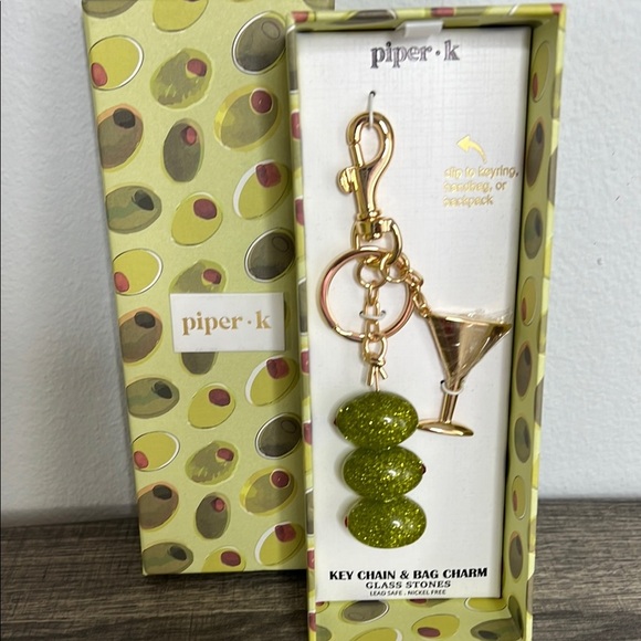 🍸 Piper K | Martini & Olive Bag Charm 🫒 - Picture 5 of 5